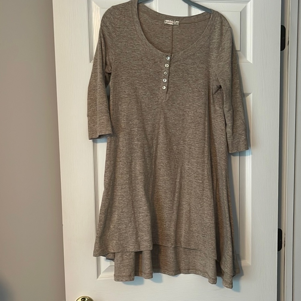 Beige/ tan top